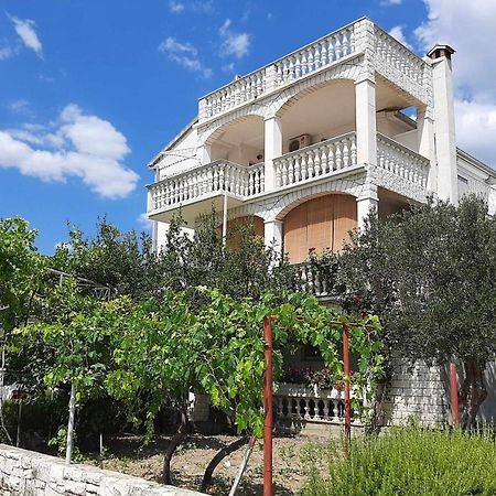 Apartments And Rooms With Parking Space Kastel Stafilic, Kastela - 18673 المظهر الخارجي الصورة