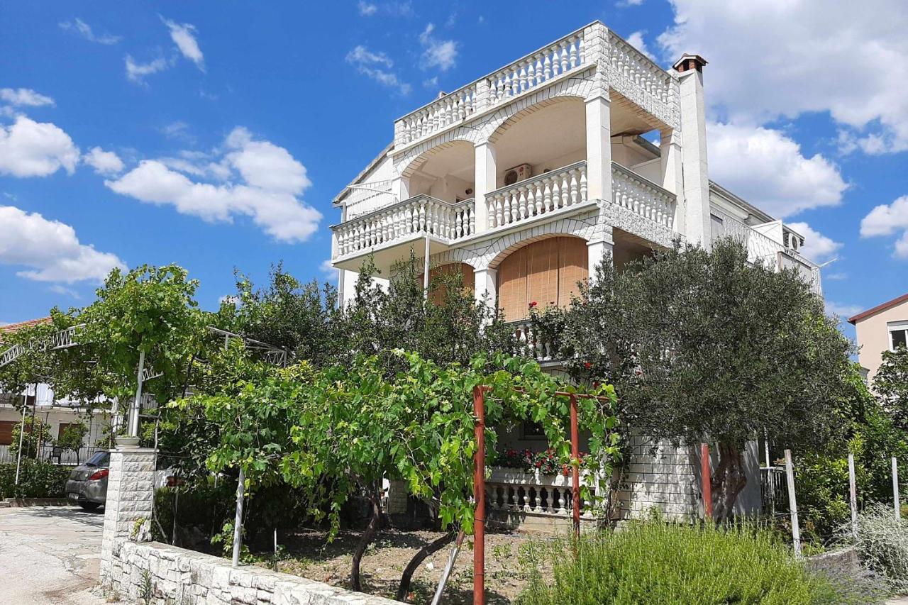 Apartments And Rooms With Parking Space Kastel Stafilic, Kastela - 18673 المظهر الخارجي الصورة