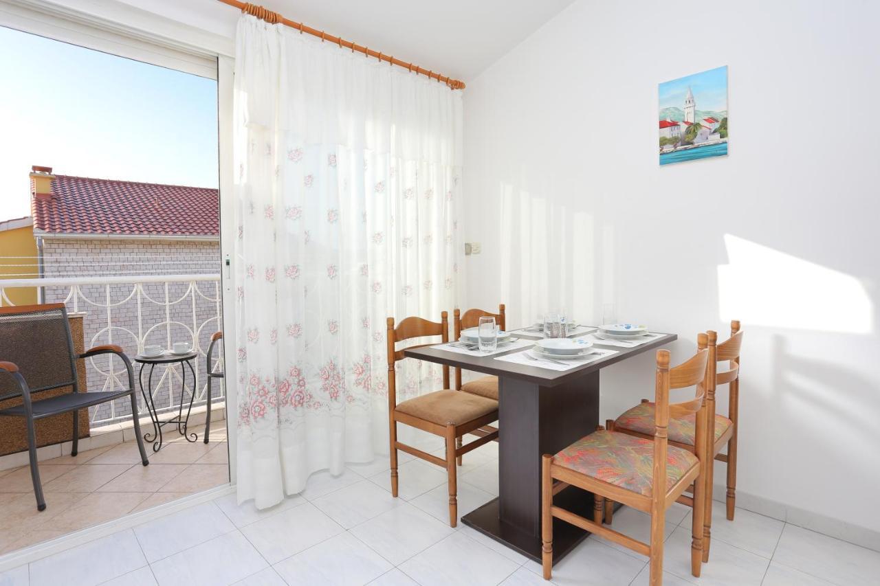 Apartments And Rooms With Parking Space Kastel Stafilic, Kastela - 18673 المظهر الخارجي الصورة