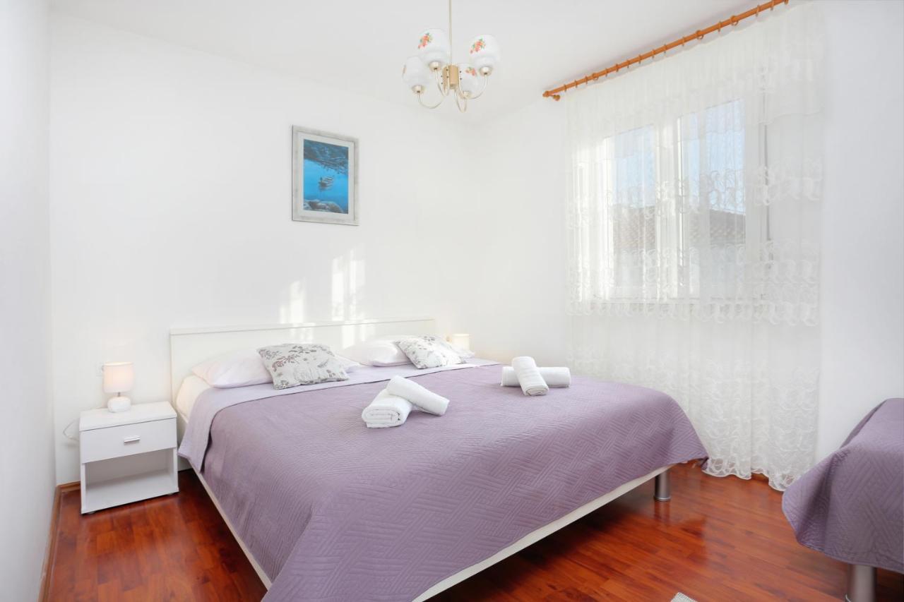Apartments And Rooms With Parking Space Kastel Stafilic, Kastela - 18673 المظهر الخارجي الصورة