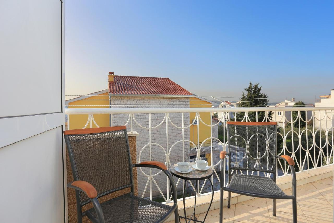 Apartments And Rooms With Parking Space Kastel Stafilic, Kastela - 18673 المظهر الخارجي الصورة