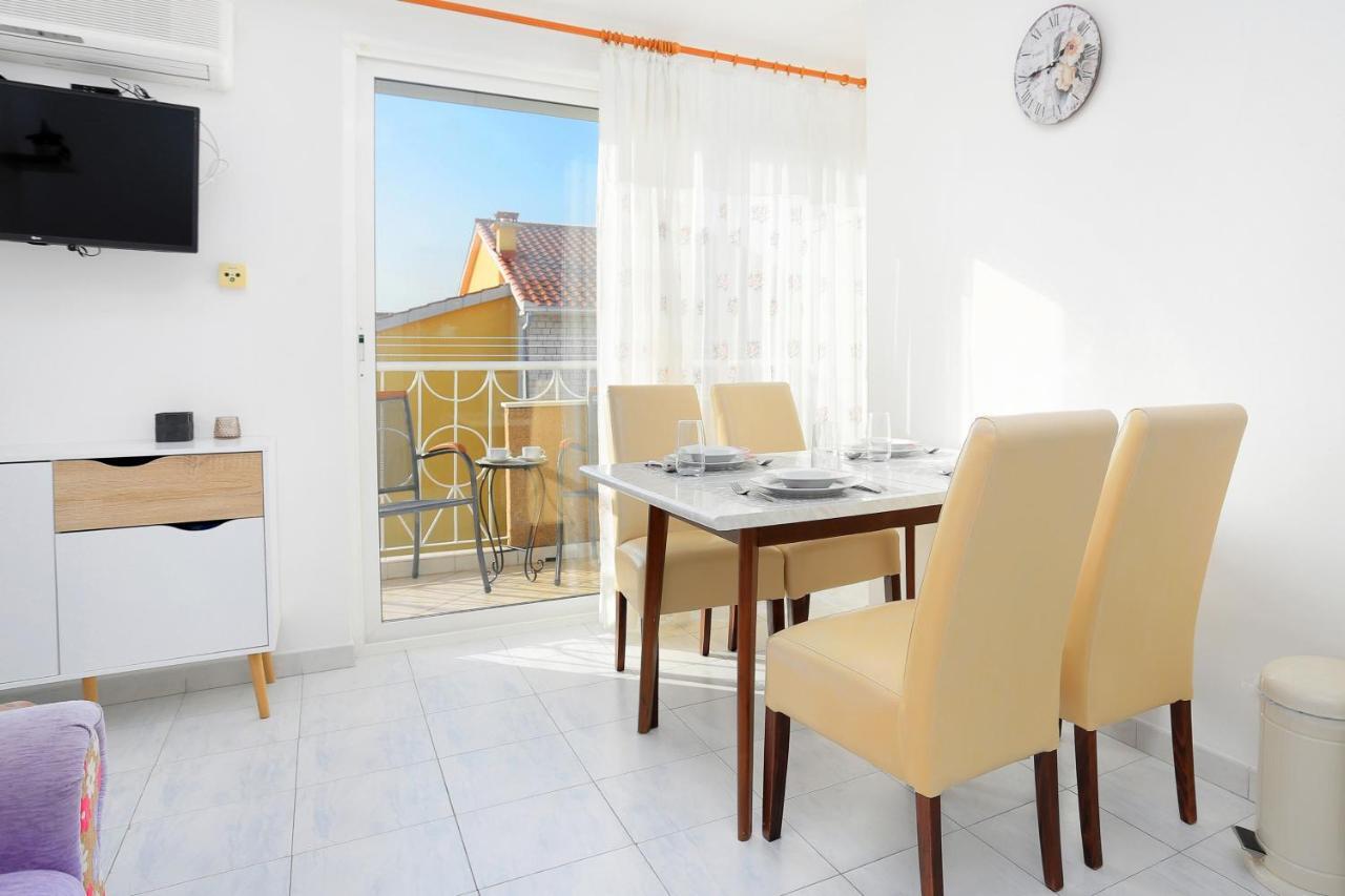 Apartments And Rooms With Parking Space Kastel Stafilic, Kastela - 18673 المظهر الخارجي الصورة