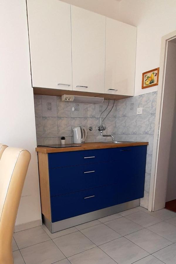 Apartments And Rooms With Parking Space Kastel Stafilic, Kastela - 18673 المظهر الخارجي الصورة